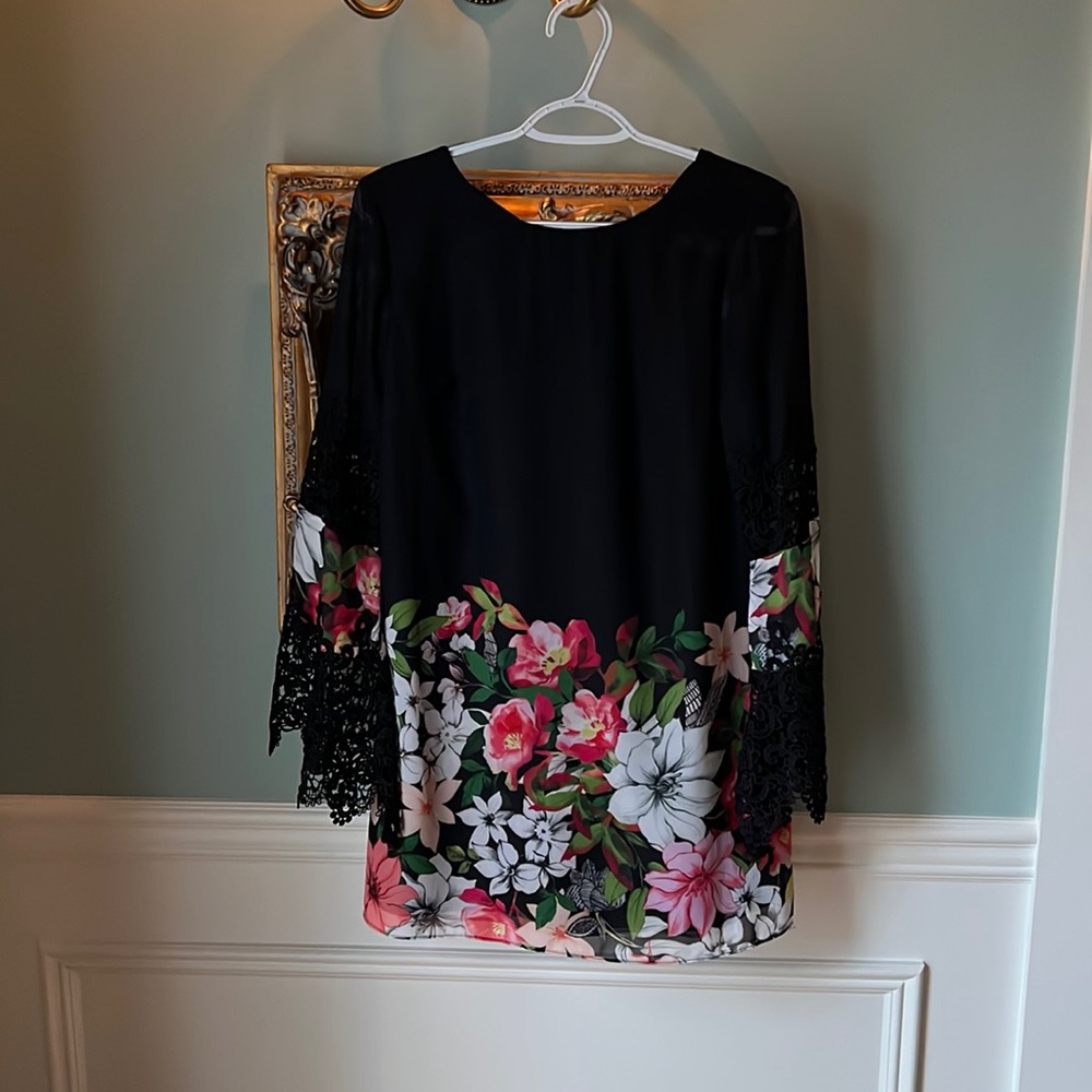 Guess Floral dress with lace size XS